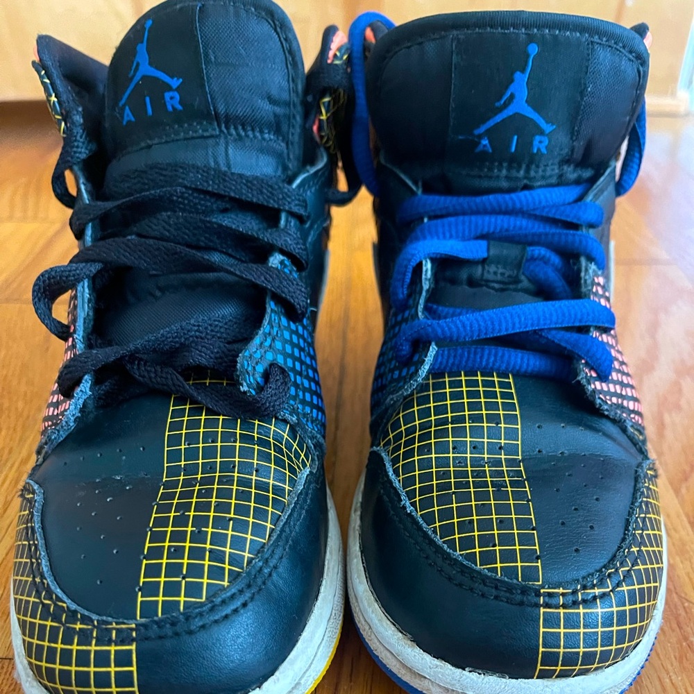 Boys Nike Air Jordan’s size 4Y